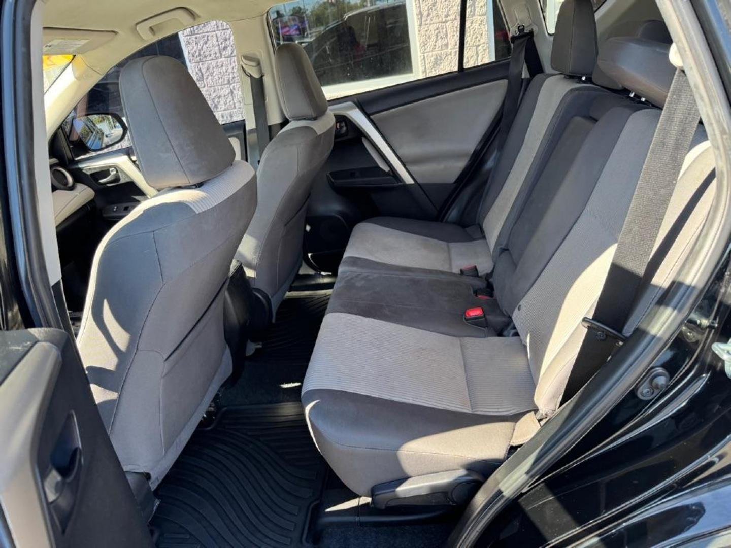 2015 BLACK TOYOTA RAV4 LE (2T3BFREV5FW) with an 2.5L engine, Automatic transmission, located at 3100 Covert Avenue, Evansville, IN, 47714, (812) 473-4492, 37.955418, -87.512238 - Photo#5