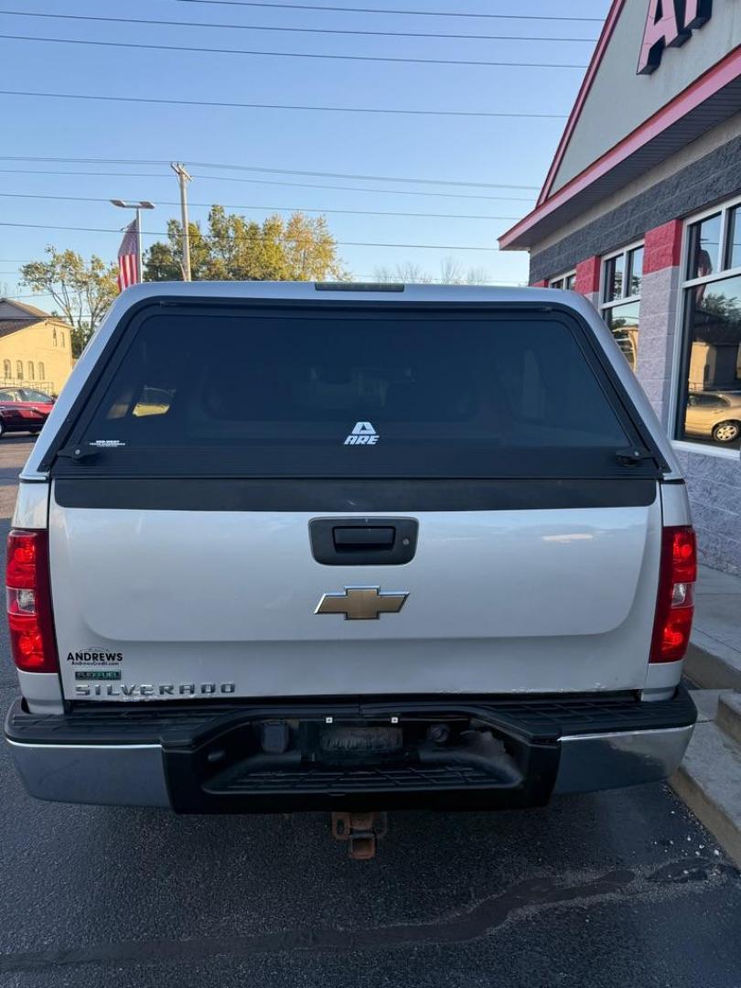 2010 SILVER CHEVROLET SILVERADO 1500 LT (3GCRCSE09AG) with an 5.3L engine, Automatic transmission, located at 3100 Covert Avenue, Evansville, IN, 47714, (812) 473-4492, 37.955418, -87.512238 - Photo#3