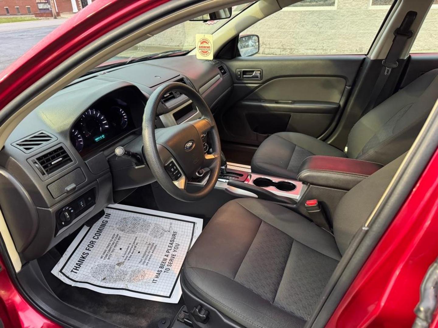 2012 RED FORD FUSION SE (3FAHP0HAXCR) with an 2.5L engine, Automatic transmission, located at 3100 Covert Avenue, Evansville, IN, 47714, (812) 473-4492, 37.955418, -87.512238 - Photo#4