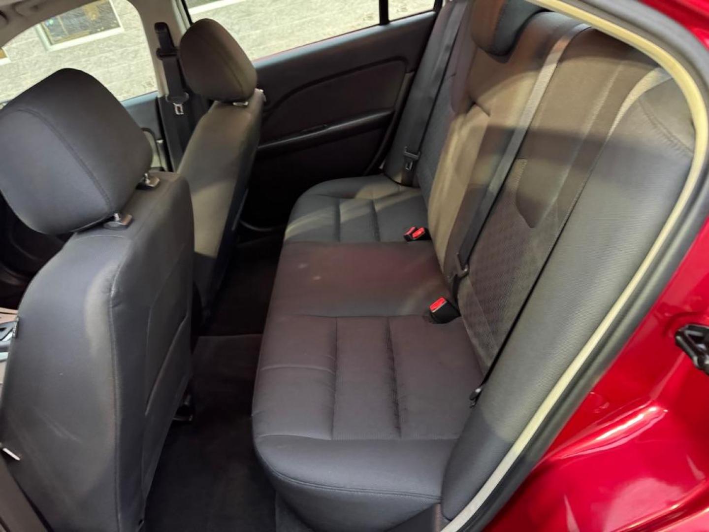 2012 RED FORD FUSION SE (3FAHP0HAXCR) with an 2.5L engine, Automatic transmission, located at 3100 Covert Avenue, Evansville, IN, 47714, (812) 473-4492, 37.955418, -87.512238 - Photo#5