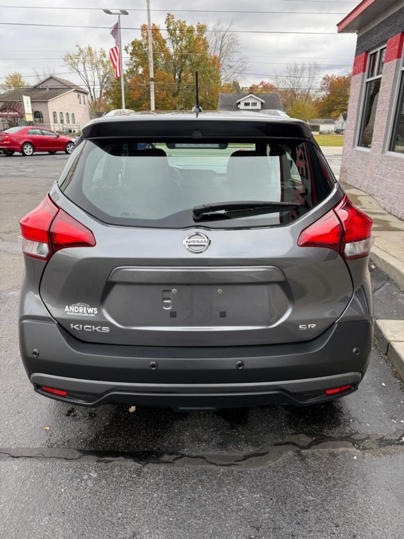2020 GRAY NISSAN KICKS SR (3N1CP5DVXLL) with an 1.6L engine, Continuously Variable transmission, located at 3100 Covert Avenue, Evansville, IN, 47714, (812) 473-4492, 37.955418, -87.512238 - Local, 1 owner vehicle - Photo#3