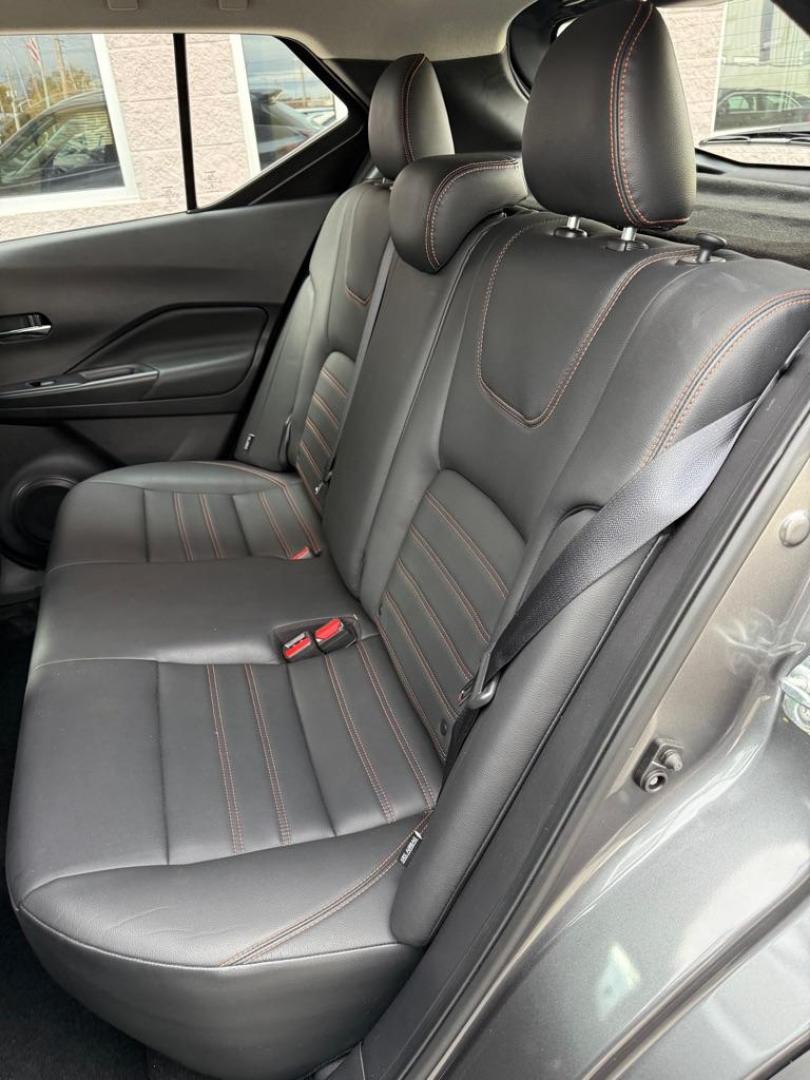 2020 GRAY NISSAN KICKS SR (3N1CP5DVXLL) with an 1.6L engine, Continuously Variable transmission, located at 3100 Covert Avenue, Evansville, IN, 47714, (812) 473-4492, 37.955418, -87.512238 - Local, 1 owner vehicle - Photo#5