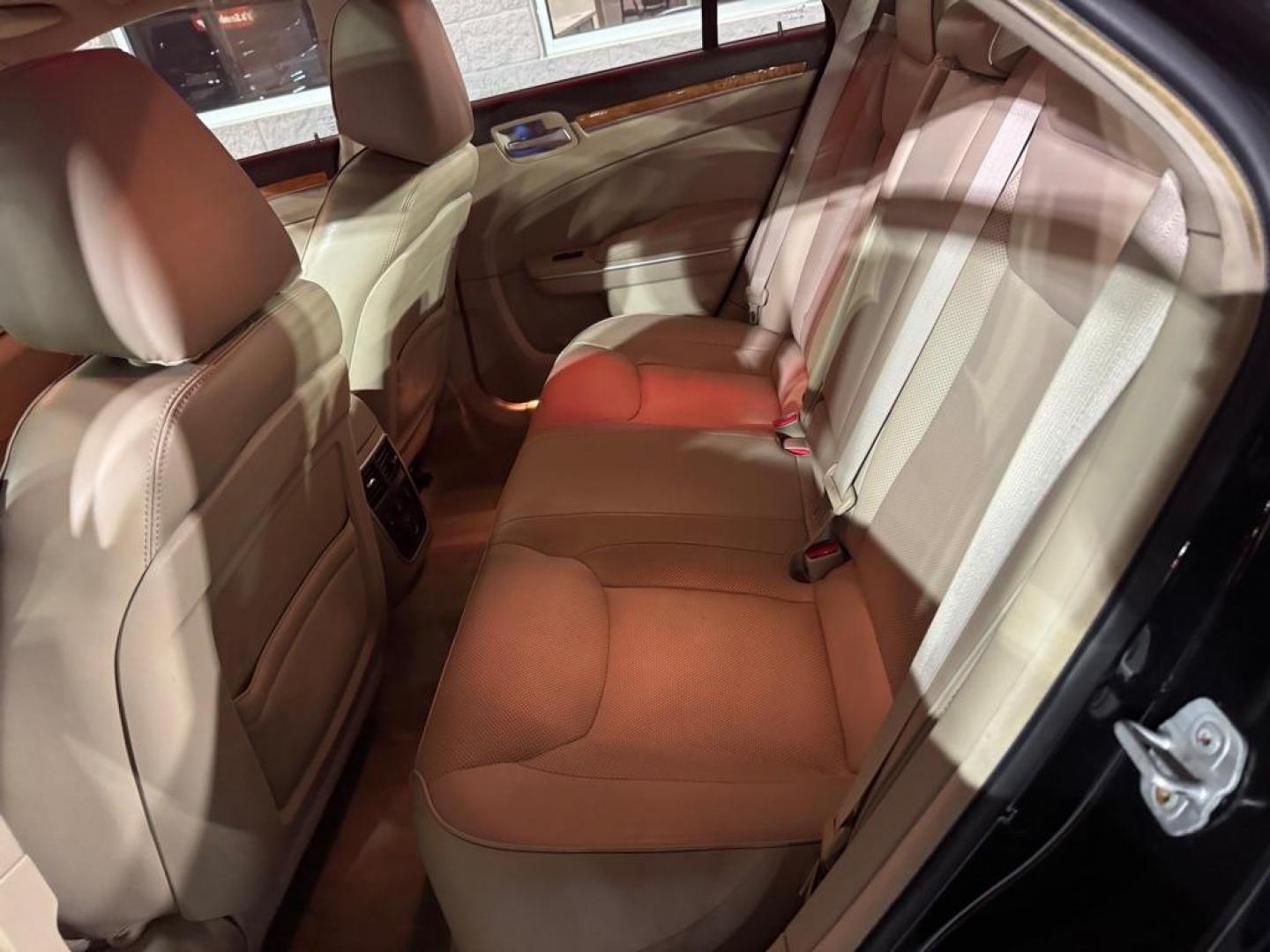 2013 BLACK CHRYSLER 300C (2C3CCAKG0DH) with an 3.6L engine, Automatic transmission, located at 3100 Covert Avenue, Evansville, IN, 47714, (812) 473-4492, 37.955418, -87.512238 - Photo#5