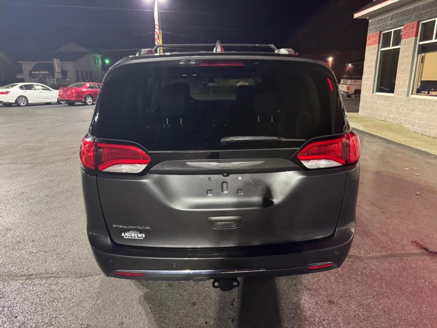 2017 GRAY CHRYSLER PACIFICA TOURING L (2C4RC1BG7HR) with an 3.6L engine, Automatic transmission, located at 3100 Covert Avenue, Evansville, IN, 47714, (812) 473-4492, 37.955418, -87.512238 - Photo#3