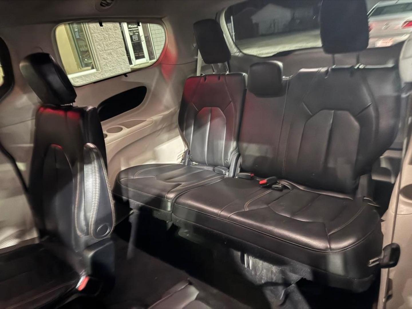 2017 GRAY CHRYSLER PACIFICA TOURING L (2C4RC1BG7HR) with an 3.6L engine, Automatic transmission, located at 3100 Covert Avenue, Evansville, IN, 47714, (812) 473-4492, 37.955418, -87.512238 - Photo#6