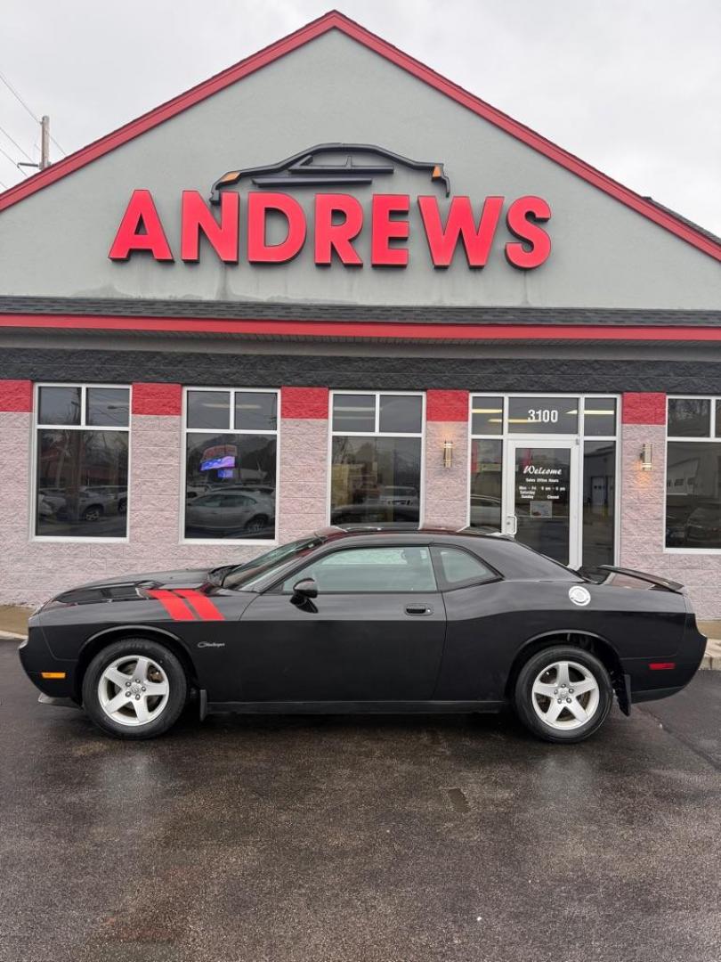 2010 BLACK DODGE CHALLENGER SE (2B3CJ4DV7AH) with an 3.5L engine, Automatic transmission, located at 3100 Covert Avenue, Evansville, IN, 47714, (812) 473-4492, 37.955418, -87.512238 - Photo#0