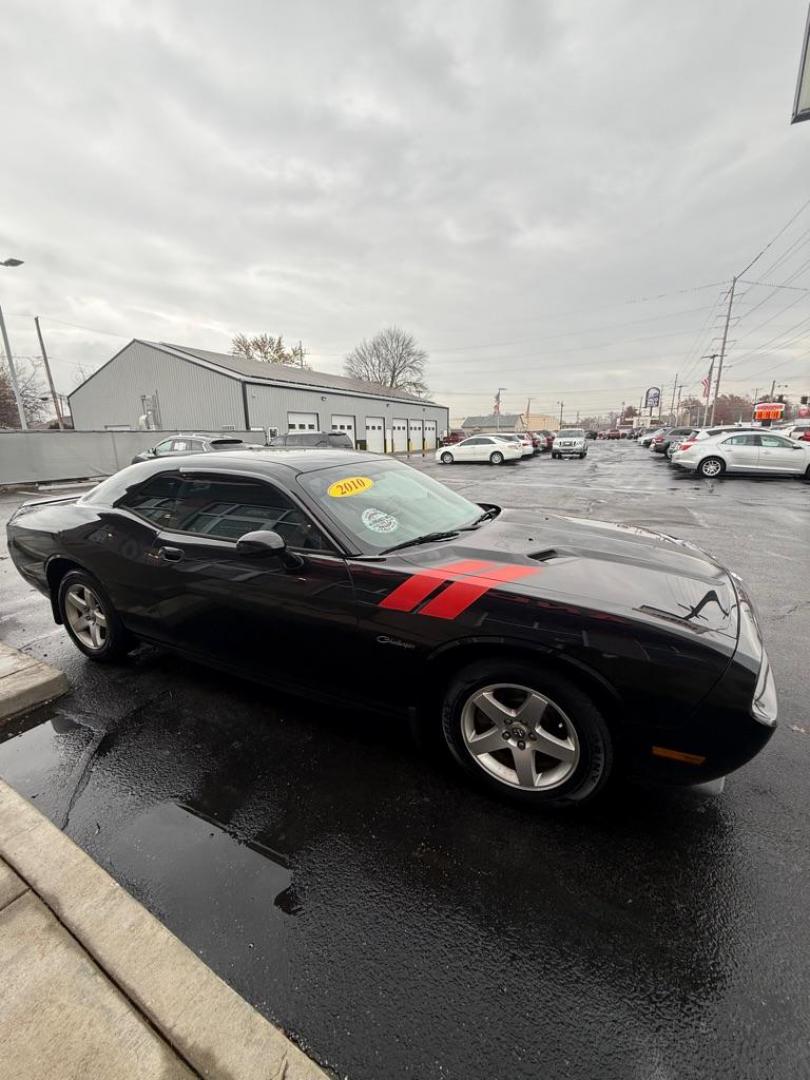 2010 BLACK DODGE CHALLENGER SE (2B3CJ4DV7AH) with an 3.5L engine, Automatic transmission, located at 3100 Covert Avenue, Evansville, IN, 47714, (812) 473-4492, 37.955418, -87.512238 - Photo#2