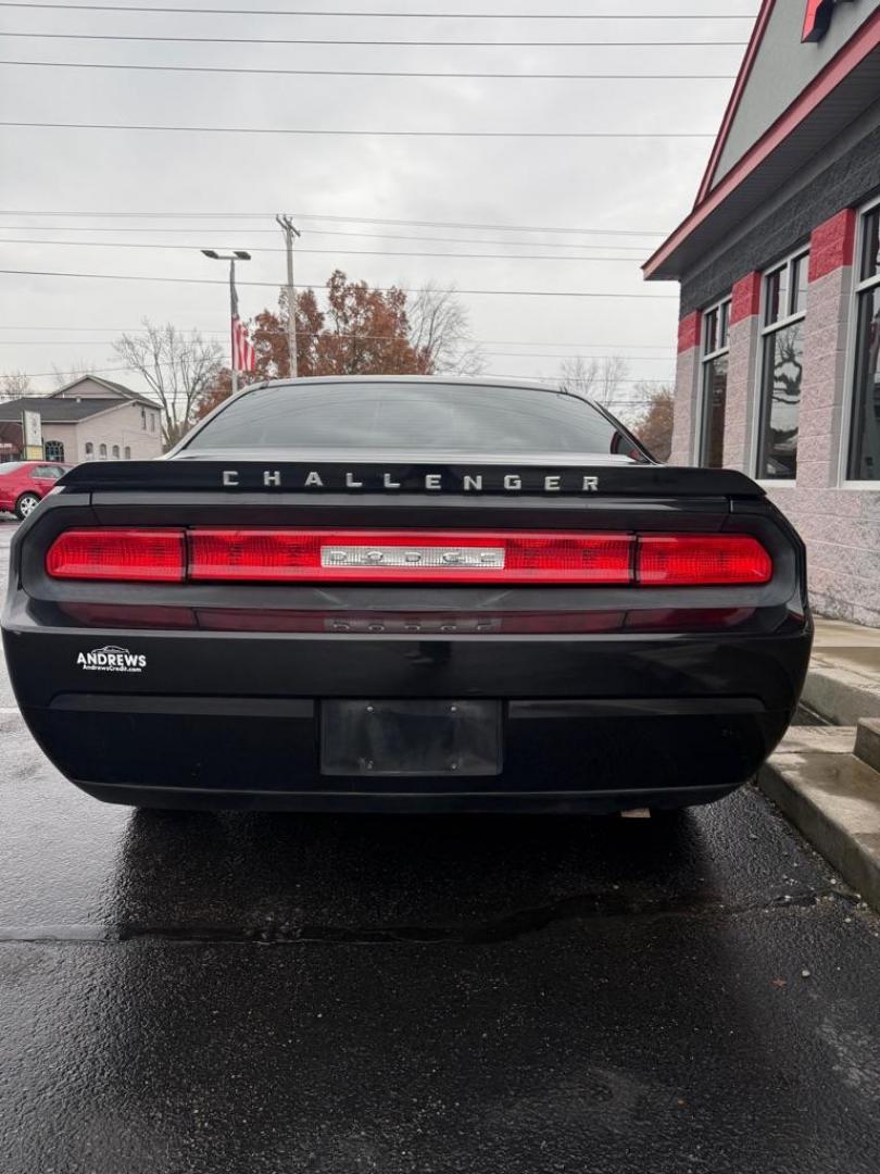 2010 BLACK DODGE CHALLENGER SE (2B3CJ4DV7AH) with an 3.5L engine, Automatic transmission, located at 3100 Covert Avenue, Evansville, IN, 47714, (812) 473-4492, 37.955418, -87.512238 - Photo#3