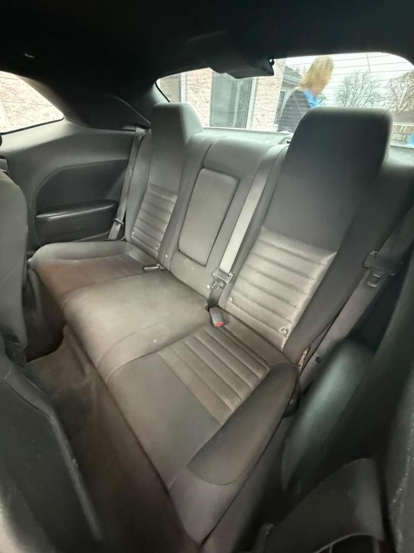 2010 BLACK DODGE CHALLENGER SE (2B3CJ4DV7AH) with an 3.5L engine, Automatic transmission, located at 3100 Covert Avenue, Evansville, IN, 47714, (812) 473-4492, 37.955418, -87.512238 - Photo#6