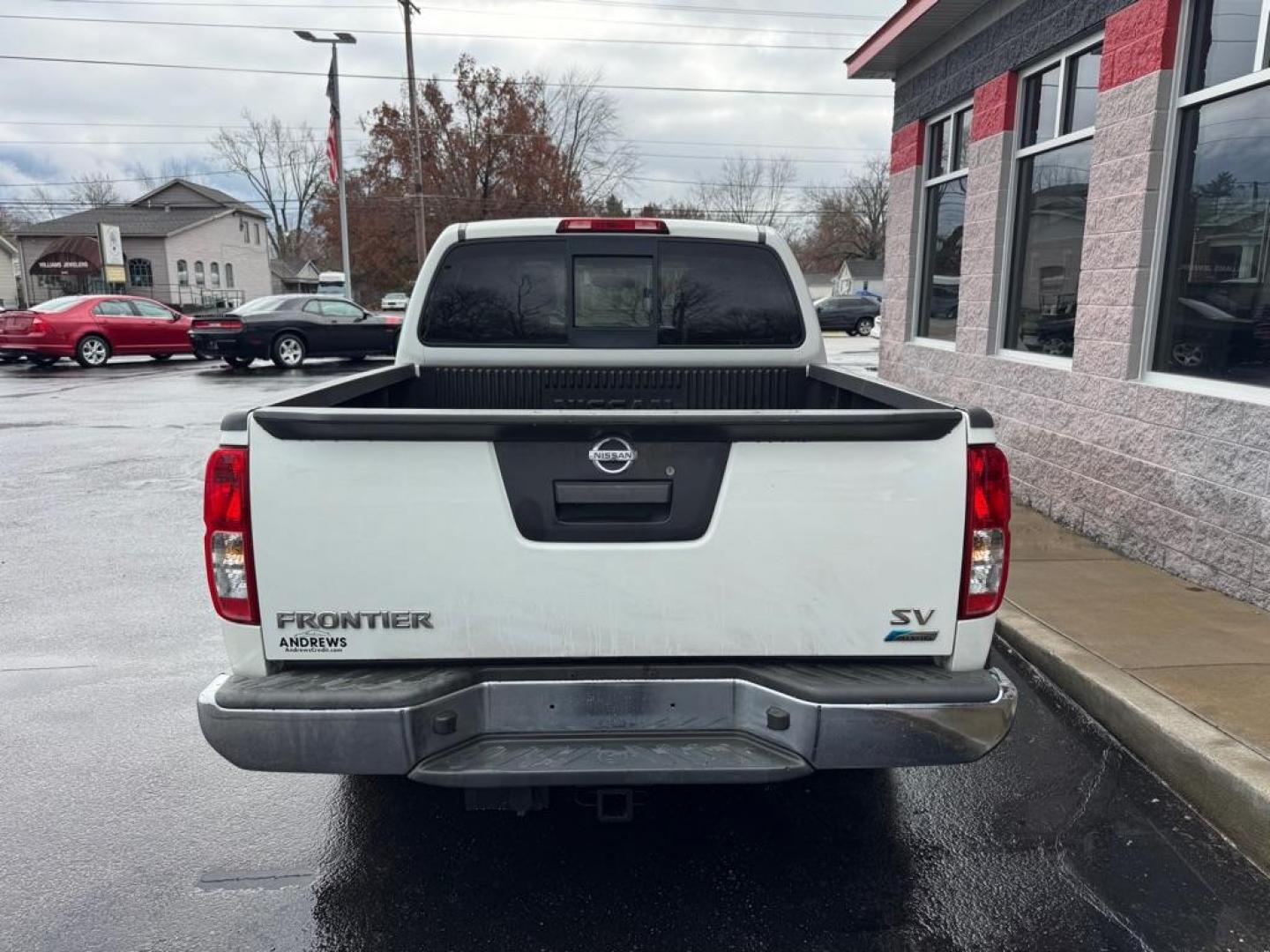2018 WHITE NISSAN FRONTIER S (1N6DD0ER1JN) with an 4.0L engine, Automatic transmission, located at 3100 Covert Avenue, Evansville, IN, 47714, (812) 473-4492, 37.955418, -87.512238 - Photo#3