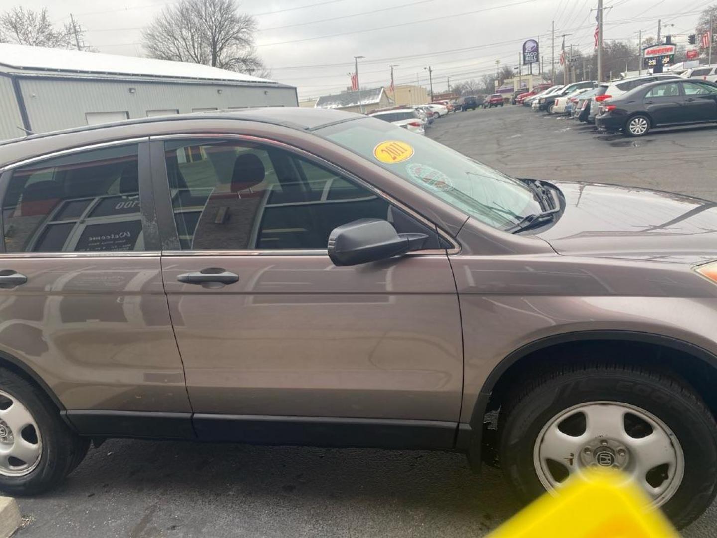 2011 BROWN HONDA CR-V LX (5J6RE3H33BL) with an 2.4L engine, Automatic transmission, located at 3100 Covert Avenue, Evansville, IN, 47714, (812) 473-4492, 37.955418, -87.512238 - Photo#2