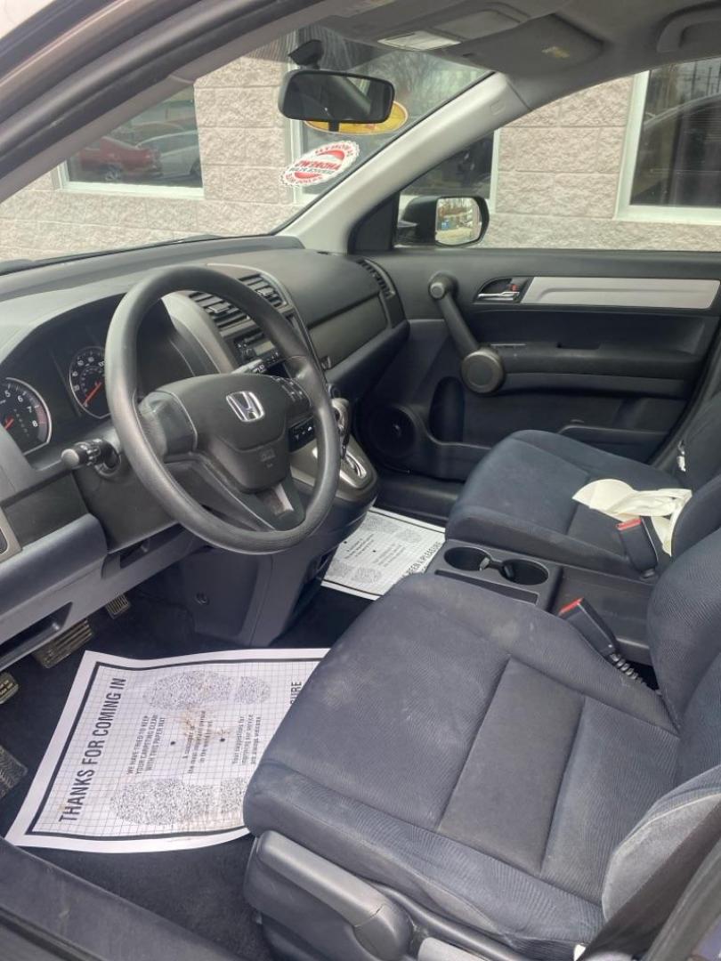 2011 BROWN HONDA CR-V LX (5J6RE3H33BL) with an 2.4L engine, Automatic transmission, located at 3100 Covert Avenue, Evansville, IN, 47714, (812) 473-4492, 37.955418, -87.512238 - Photo#4