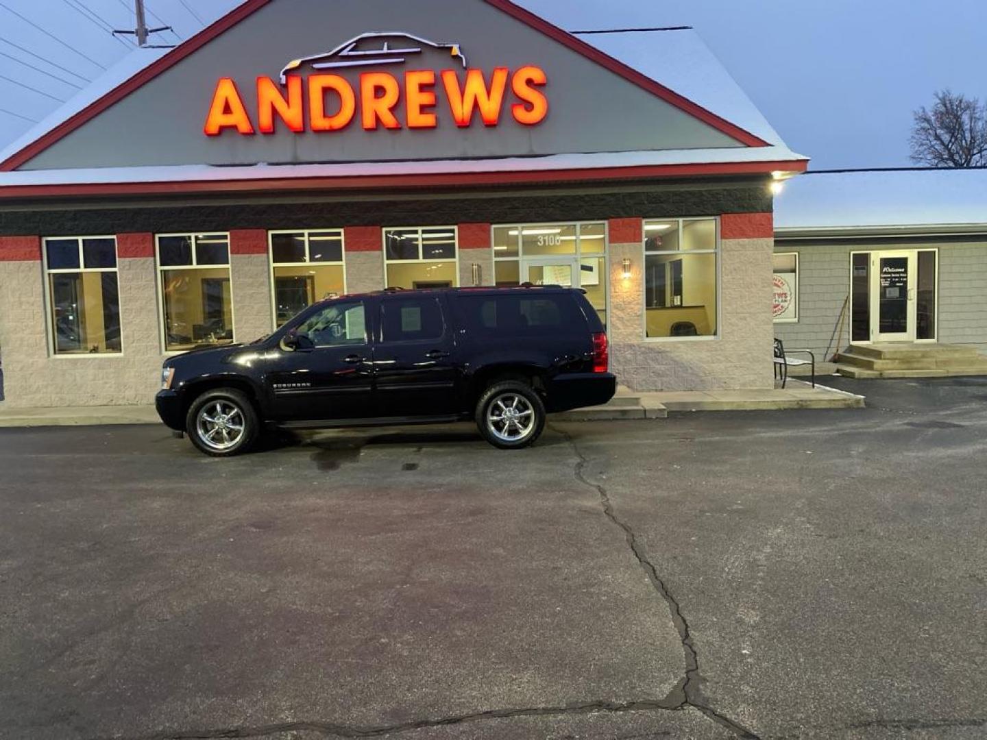 2012 BLACK CHEVROLET SUBURBAN 1500 LT (1GNSKJE79CR) with an 5.3L engine, Automatic transmission, located at 3100 Covert Avenue, Evansville, IN, 47714, (812) 473-4492, 37.955418, -87.512238 - Photo#0