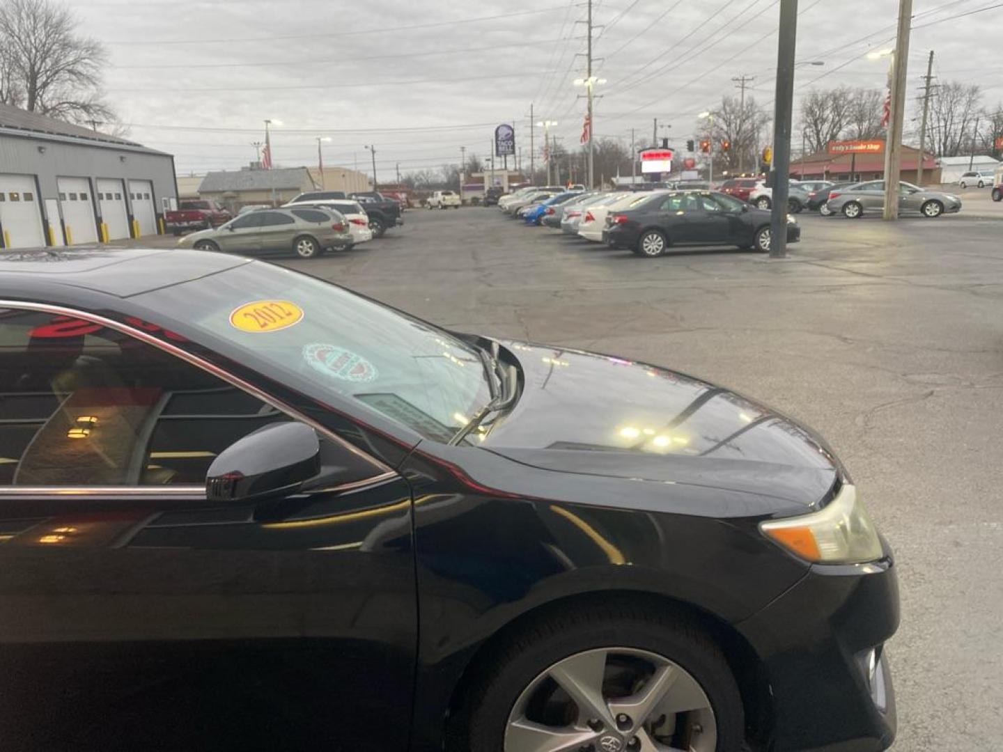 2012 BLACK TOYOTA CAMRY SE (4T1BK1FK3CU) with an 3.5L engine, Automatic transmission, located at 3100 Covert Avenue, Evansville, IN, 47714, (812) 473-4492, 37.955418, -87.512238 - Photo#2