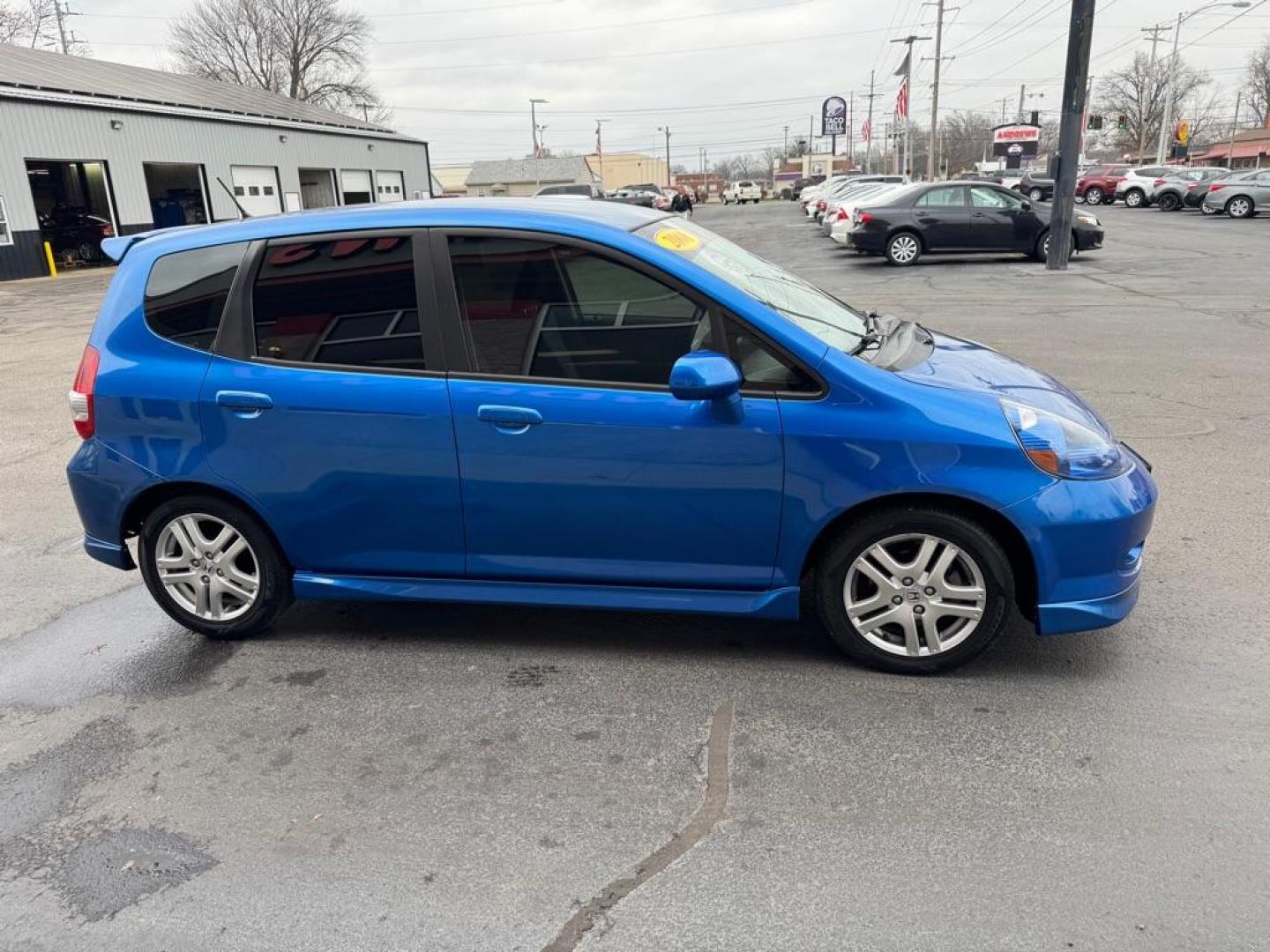 2008 BLUE HONDA FIT SPORT (JHMGD38638S) with an 1.5L engine, Automatic transmission, located at 3100 Covert Avenue, Evansville, IN, 47714, (812) 473-4492, 37.955418, -87.512238 - Photo#2