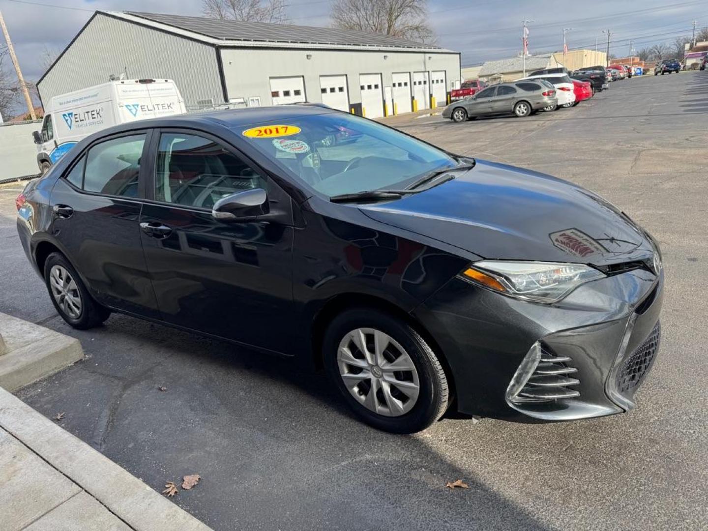 2017 BLACK TOYOTA COROLLA SE (2T1BURHE6HC) with an 1.8L engine, Continuously Variable transmission, located at 3100 Covert Avenue, Evansville, IN, 47714, (812) 473-4492, 37.955418, -87.512238 - Photo#2