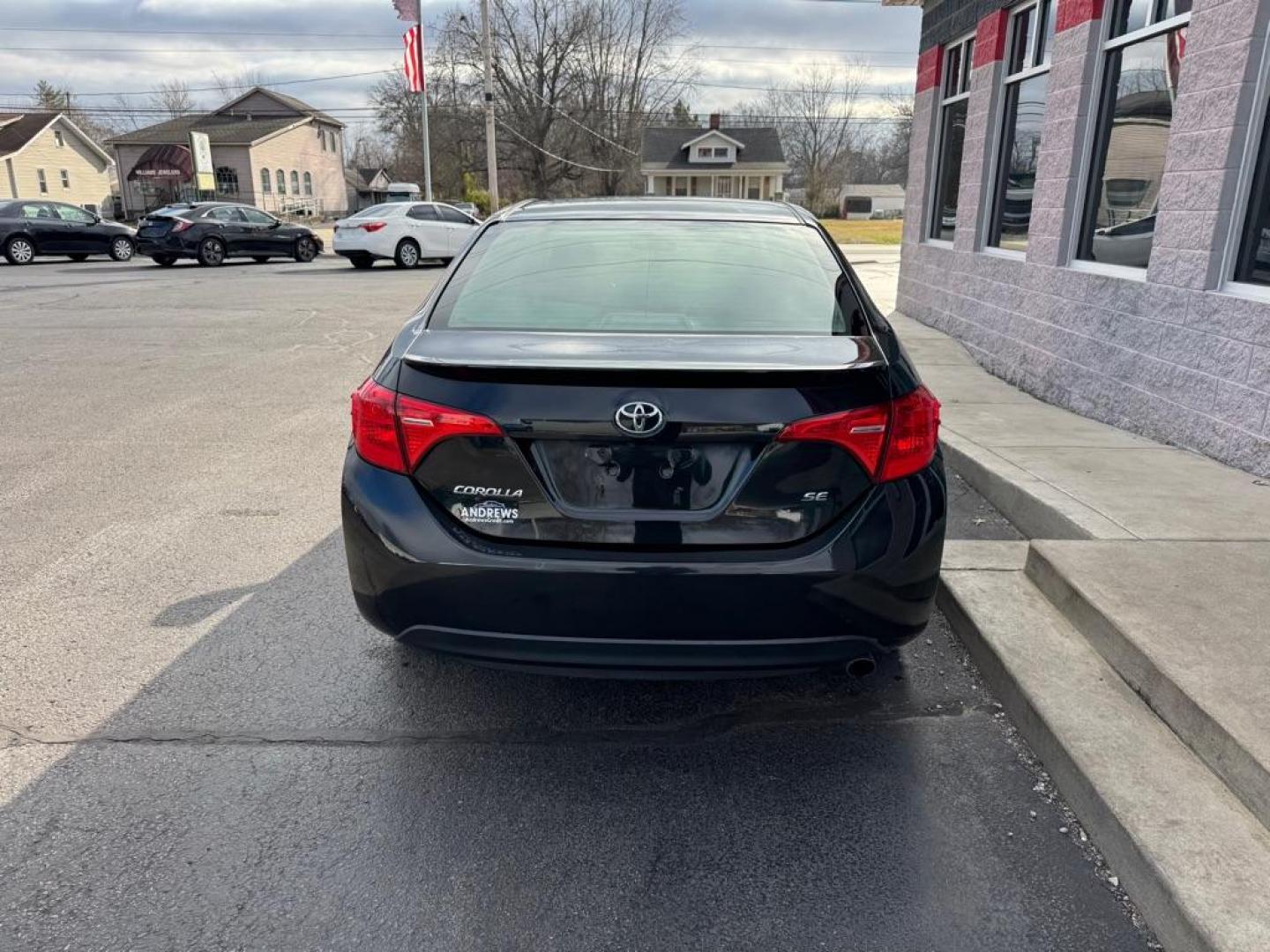 2017 BLACK TOYOTA COROLLA SE (2T1BURHE6HC) with an 1.8L engine, Continuously Variable transmission, located at 3100 Covert Avenue, Evansville, IN, 47714, (812) 473-4492, 37.955418, -87.512238 - Photo#3