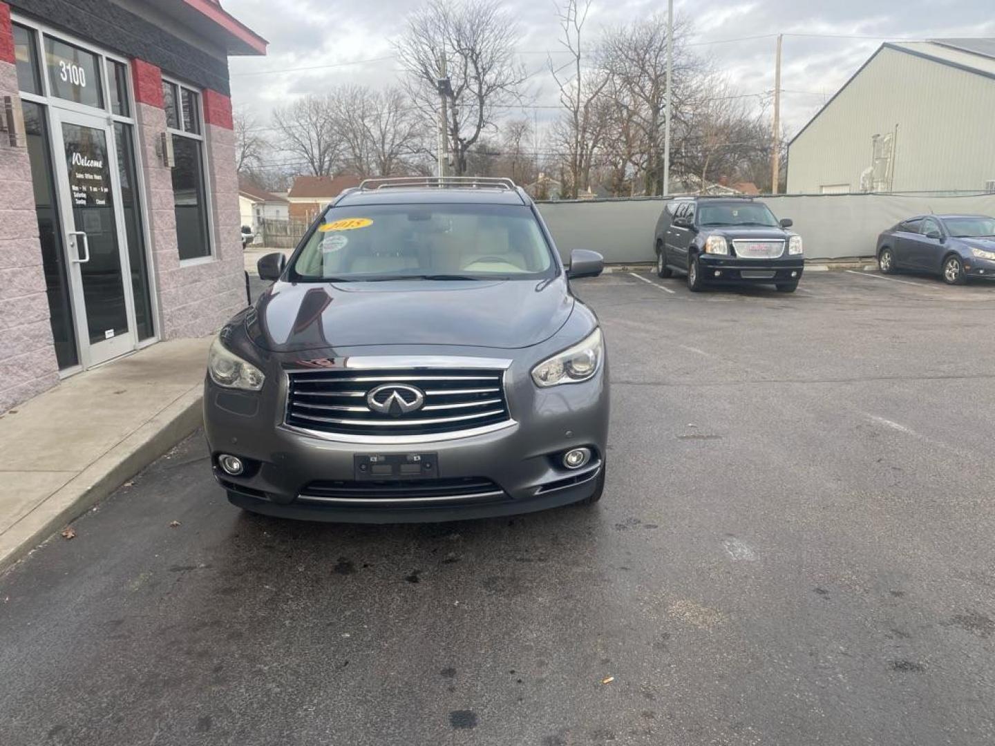2015 GRAY INFINITI QX60 (5N1AL0MMXFC) with an 3.5L engine, Continuously Variable transmission, located at 3100 Covert Avenue, Evansville, IN, 47714, (812) 473-4492, 37.955418, -87.512238 - Photo#1