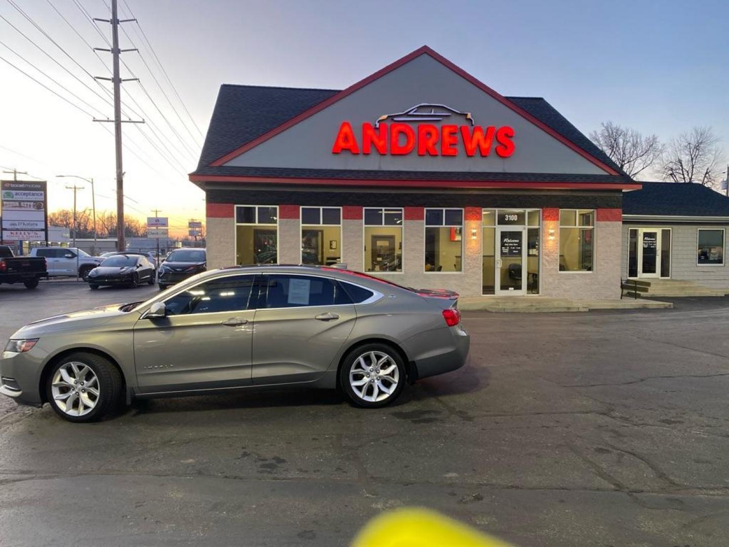 2017 SILVER CHEVROLET IMPALA LT (2G1105S32H9) with an 3.6L engine, Automatic transmission, located at 3100 Covert Avenue, Evansville, IN, 47714, (812) 473-4492, 37.955418, -87.512238 - Photo#0