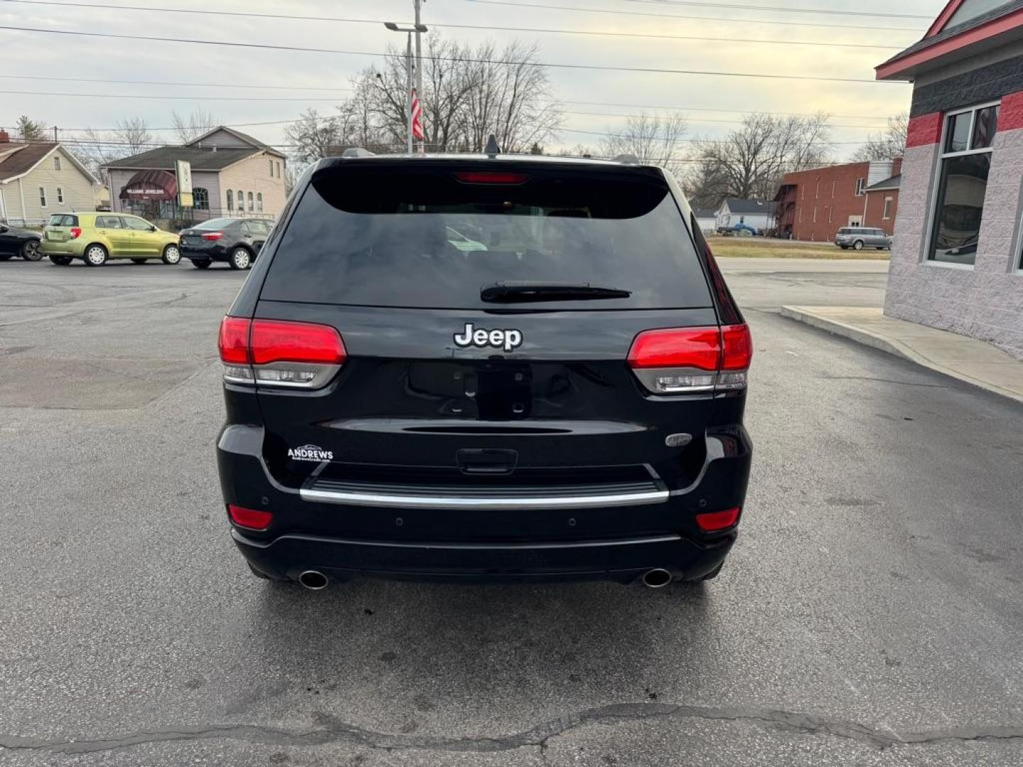 2017 BLACK JEEP GRAND CHEROKEE OVERLAND (1C4RJECGXHC) with an 3.6L engine, Automatic transmission, located at 3100 Covert Avenue, Evansville, IN, 47714, (812) 473-4492, 37.955418, -87.512238 - Photo#3
