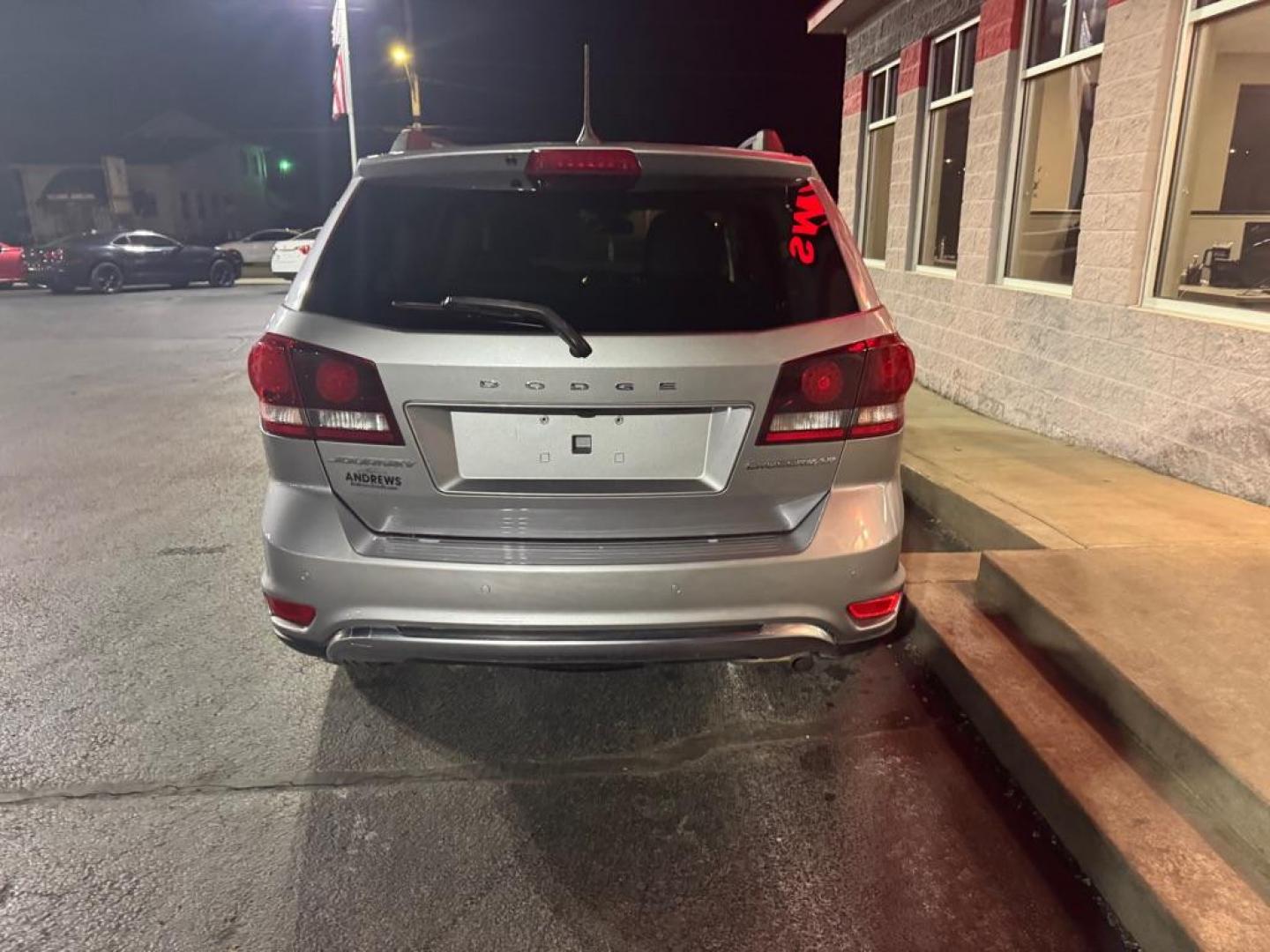 2020 SILVER DODGE JOURNEY CROSSROAD (3C4PDCGBXLT) with an 2.4L engine, Automatic transmission, located at 3100 Covert Avenue, Evansville, IN, 47714, (812) 473-4492, 37.955418, -87.512238 - Photo#3