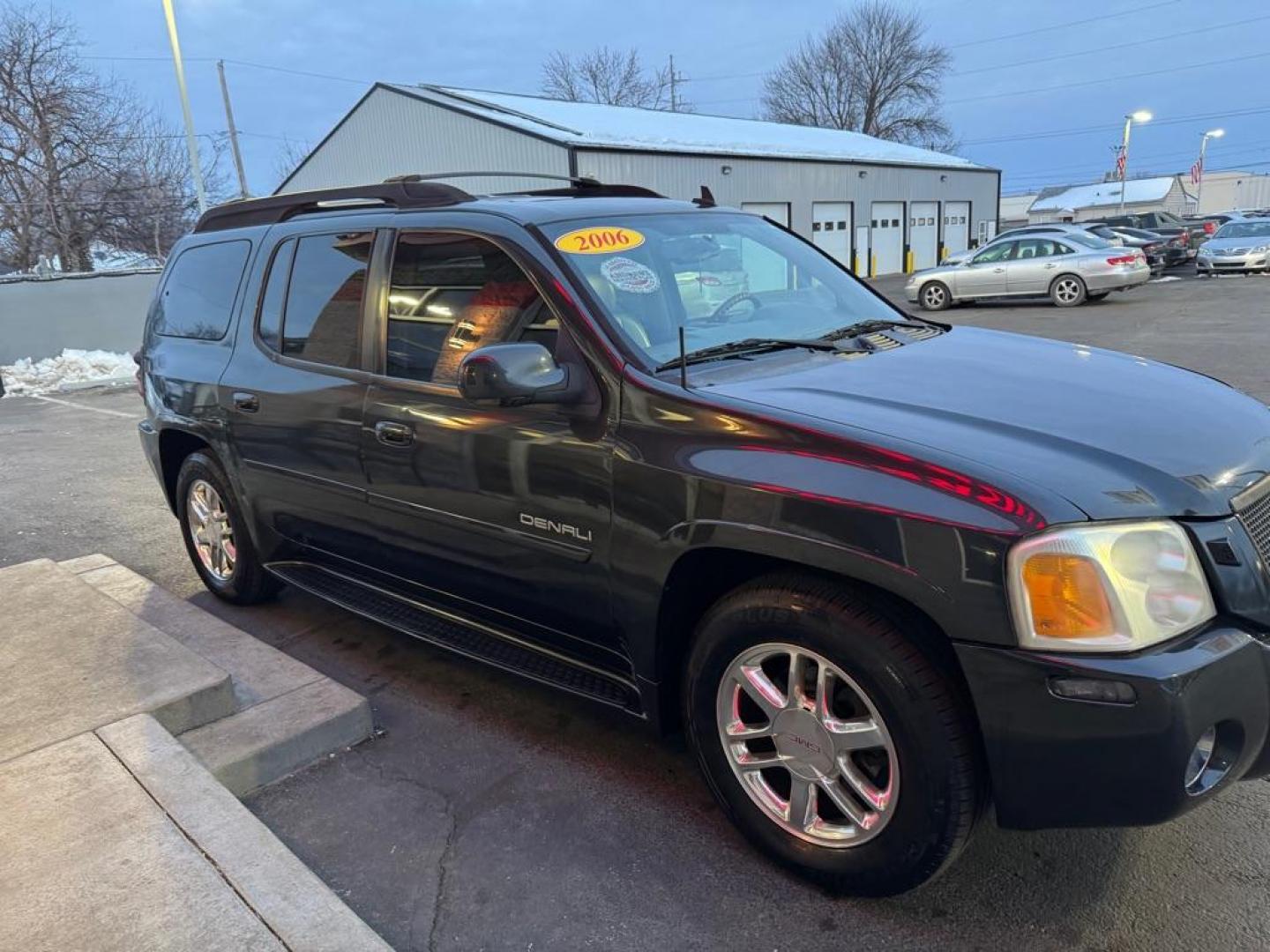 2006 BLACK GMC ENVOY DENALI XL (1GKET66M566) with an 5.3L engine, Automatic transmission, located at 3100 Covert Avenue, Evansville, IN, 47714, (812) 473-4492, 37.955418, -87.512238 - Photo#2