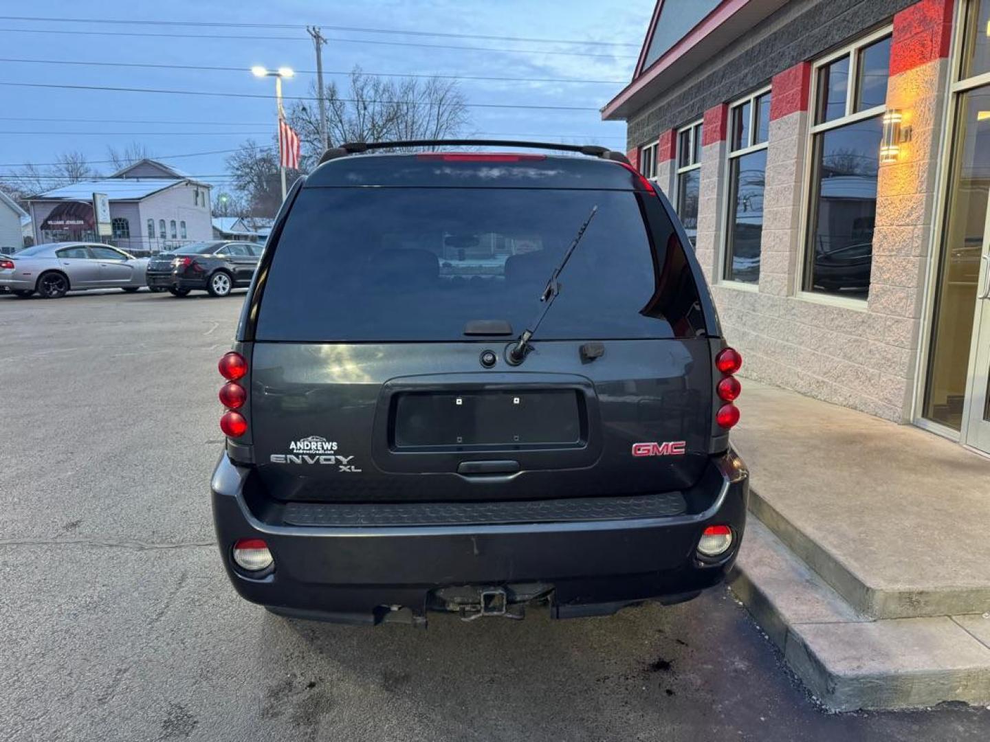 2006 BLACK GMC ENVOY DENALI XL (1GKET66M566) with an 5.3L engine, Automatic transmission, located at 3100 Covert Avenue, Evansville, IN, 47714, (812) 473-4492, 37.955418, -87.512238 - Photo#3