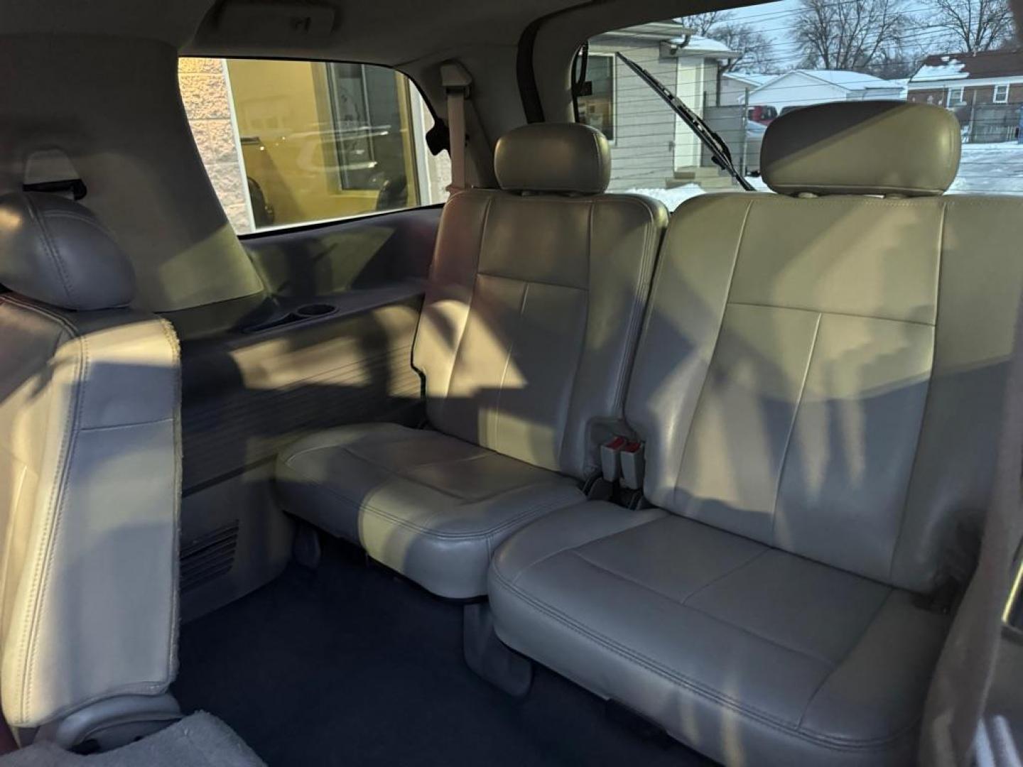 2006 BLACK GMC ENVOY DENALI XL (1GKET66M566) with an 5.3L engine, Automatic transmission, located at 3100 Covert Avenue, Evansville, IN, 47714, (812) 473-4492, 37.955418, -87.512238 - Photo#6