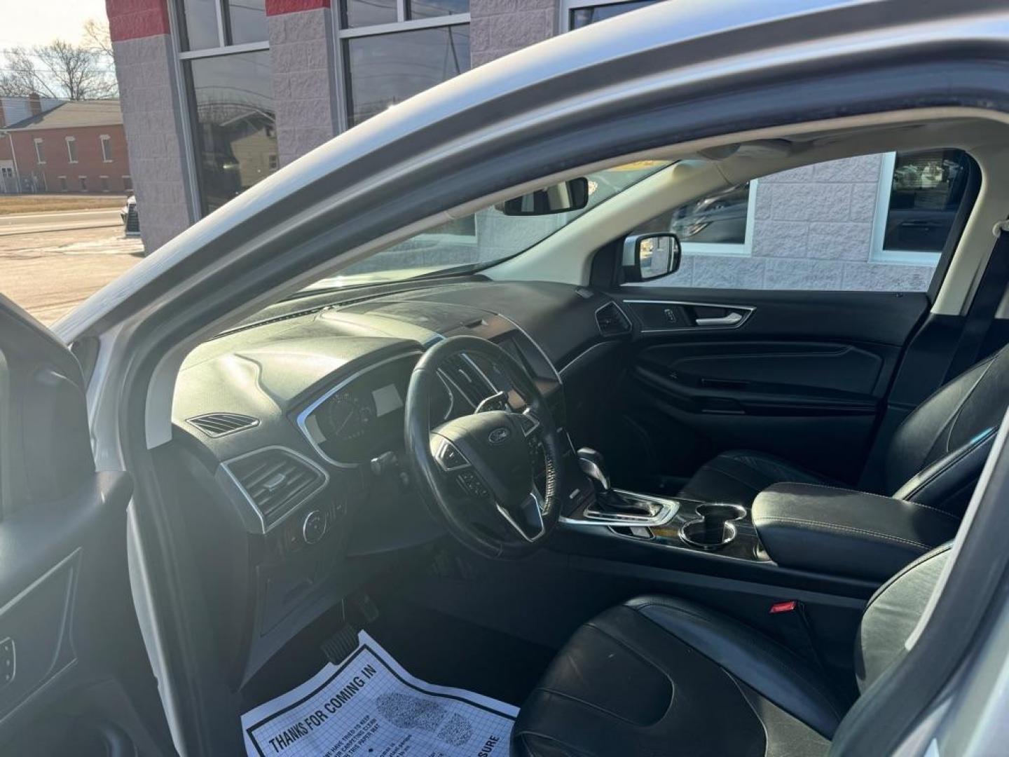 2017 SILVER FORD EDGE TITANIUM (2FMPK4K86HB) with an 3.5L engine, Automatic transmission, located at 3100 Covert Avenue, Evansville, IN, 47714, (812) 473-4492, 37.955418, -87.512238 - Photo#4