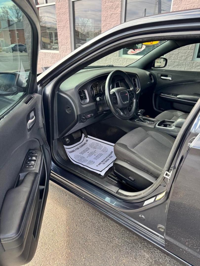 2018 GRAY DODGE CHARGER SXT (2C3CDXBG7JH) with an 3.6L engine, Automatic transmission, located at 3100 Covert Avenue, Evansville, IN, 47714, (812) 473-4492, 37.955418, -87.512238 - Photo#3