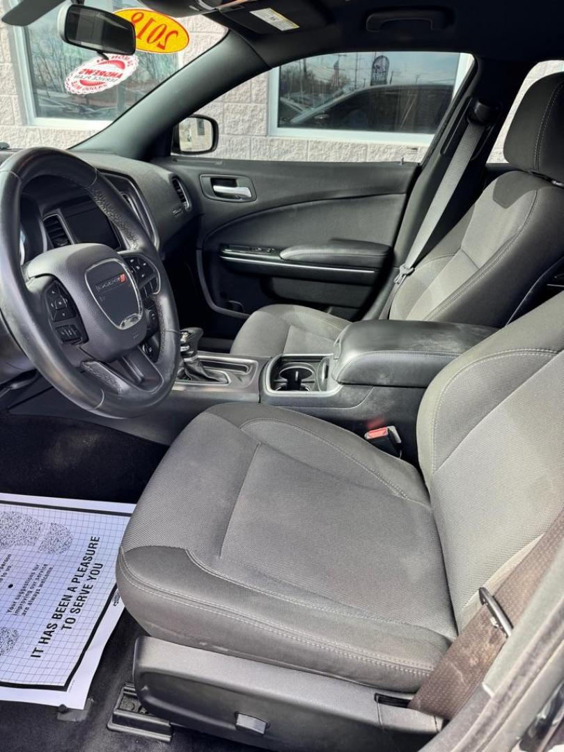 2018 GRAY DODGE CHARGER SXT (2C3CDXBG7JH) with an 3.6L engine, Automatic transmission, located at 3100 Covert Avenue, Evansville, IN, 47714, (812) 473-4492, 37.955418, -87.512238 - Photo#4