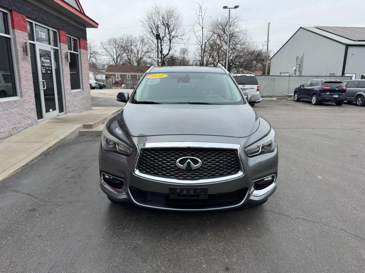 2020 GRAY INFINITI QX60 LUXE (5N1DL0MM8LC) with an 3.5L engine, Continuously Variable transmission, located at 3100 Covert Avenue, Evansville, IN, 47714, (812) 473-4492, 37.955418, -87.512238 - Photo#1