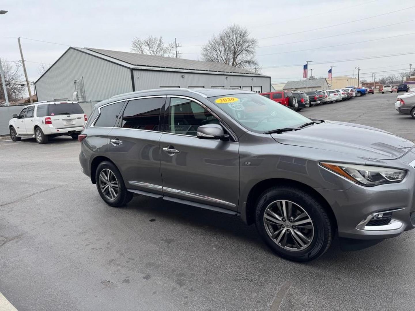 2020 GRAY INFINITI QX60 LUXE (5N1DL0MM8LC) with an 3.5L engine, Continuously Variable transmission, located at 3100 Covert Avenue, Evansville, IN, 47714, (812) 473-4492, 37.955418, -87.512238 - Photo#2