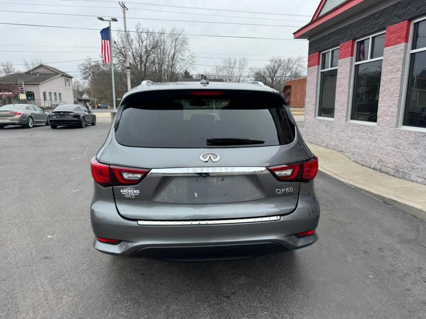 2020 GRAY INFINITI QX60 LUXE (5N1DL0MM8LC) with an 3.5L engine, Continuously Variable transmission, located at 3100 Covert Avenue, Evansville, IN, 47714, (812) 473-4492, 37.955418, -87.512238 - Photo#3