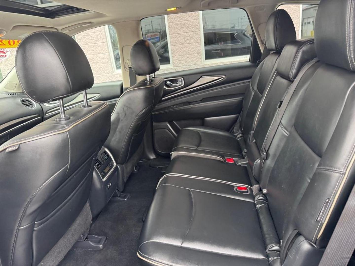 2020 GRAY INFINITI QX60 LUXE (5N1DL0MM8LC) with an 3.5L engine, Continuously Variable transmission, located at 3100 Covert Avenue, Evansville, IN, 47714, (812) 473-4492, 37.955418, -87.512238 - Photo#5