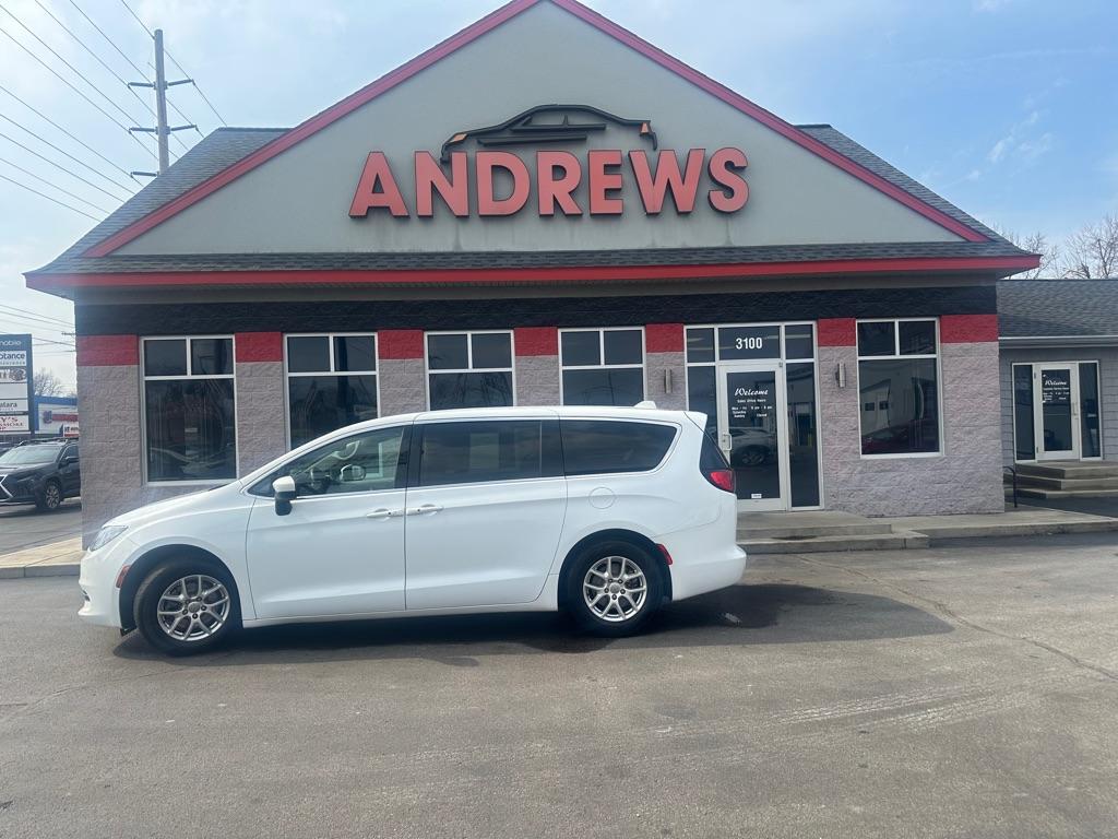 photo of 2017 CHRYSLER PACIFICA TOURING