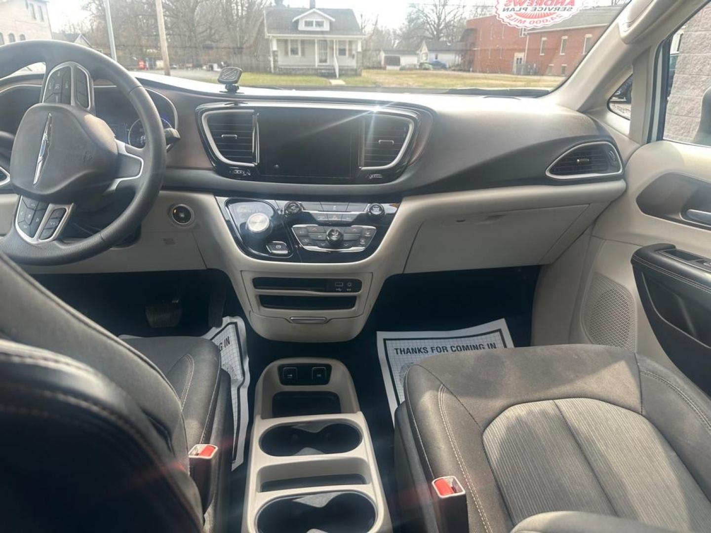 2017 WHITE CHRYSLER PACIFICA TOURING (2C4RC1DGXHR) with an 3.6L engine, Automatic transmission, located at 3100 Covert Avenue, Evansville, IN, 47714, (812) 473-4492, 37.955418, -87.512238 - Photo#8