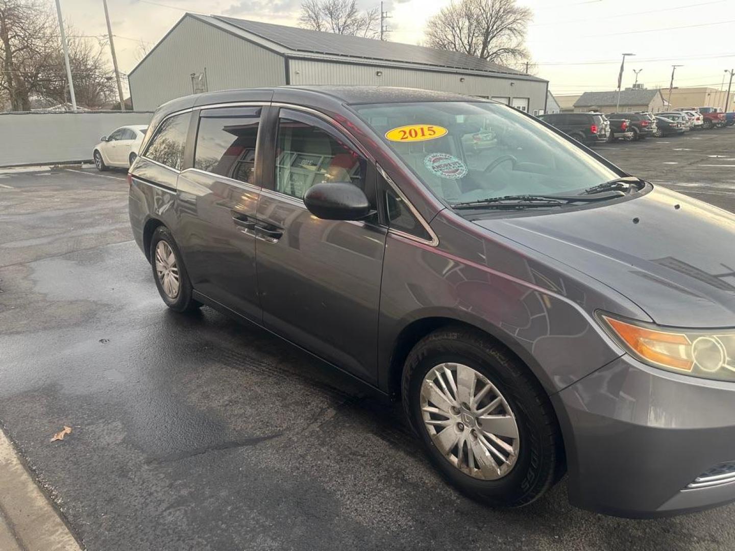 2015 GRAY HONDA ODYSSEY LX (5FNRL5H22FB) with an 3.5L engine, Automatic transmission, located at 3100 Covert Avenue, Evansville, IN, 47714, (812) 473-4492, 37.955418, -87.512238 - Photo#3