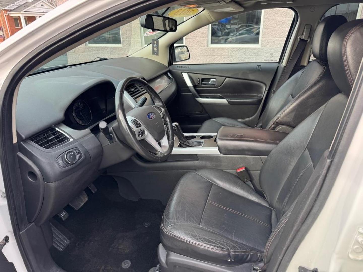 2013 WHITE FORD EDGE SEL (2FMDK4JC8DB) with an 3.5L engine, Automatic transmission, located at 3100 Covert Avenue, Evansville, IN, 47714, (812) 473-4492, 37.955418, -87.512238 - Photo#4