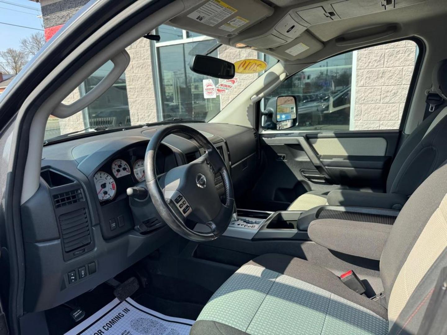 2010 GRAY NISSAN TITAN XE (1N6BA0EC6AN) with an 5.6L engine, Automatic transmission, located at 3100 Covert Avenue, Evansville, IN, 47714, (812) 473-4492, 37.955418, -87.512238 - Photo#4