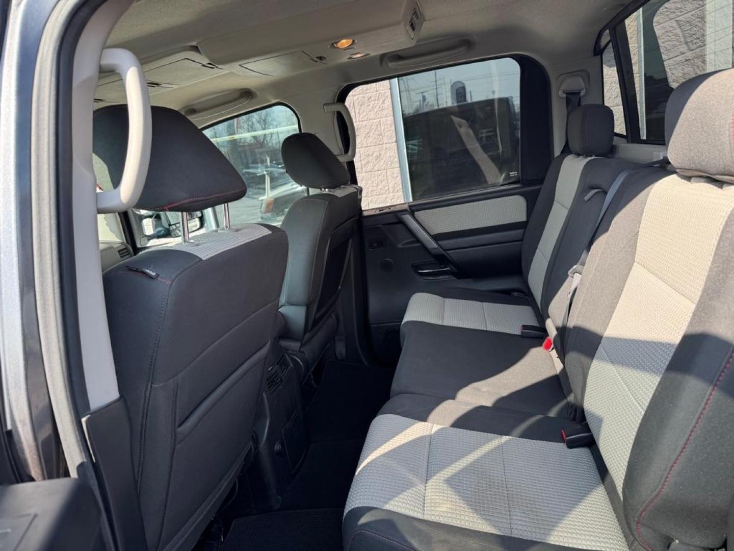 2010 GRAY NISSAN TITAN XE (1N6BA0EC6AN) with an 5.6L engine, Automatic transmission, located at 3100 Covert Avenue, Evansville, IN, 47714, (812) 473-4492, 37.955418, -87.512238 - Photo#5