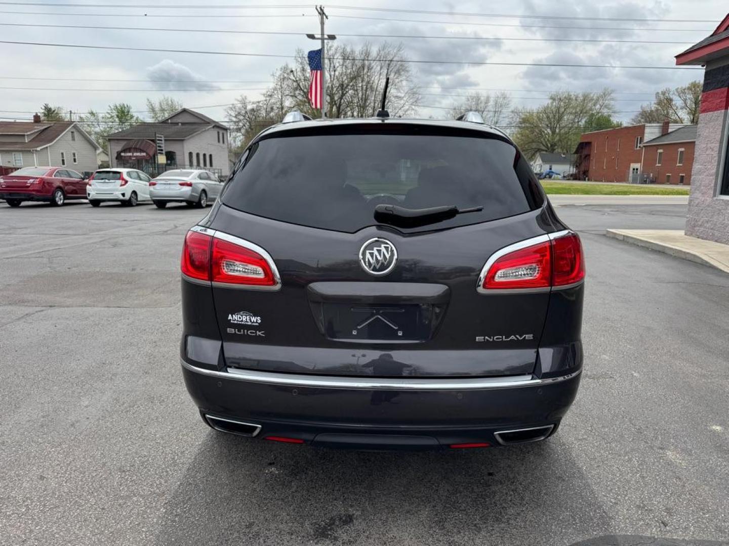 2016 GRAY BUICK ENCLAVE (5GAKRAKD7GJ) with an 3.6L engine, Automatic transmission, located at 3100 Covert Avenue, Evansville, IN, 47714, (812) 473-4492, 37.955418, -87.512238 - Photo#3