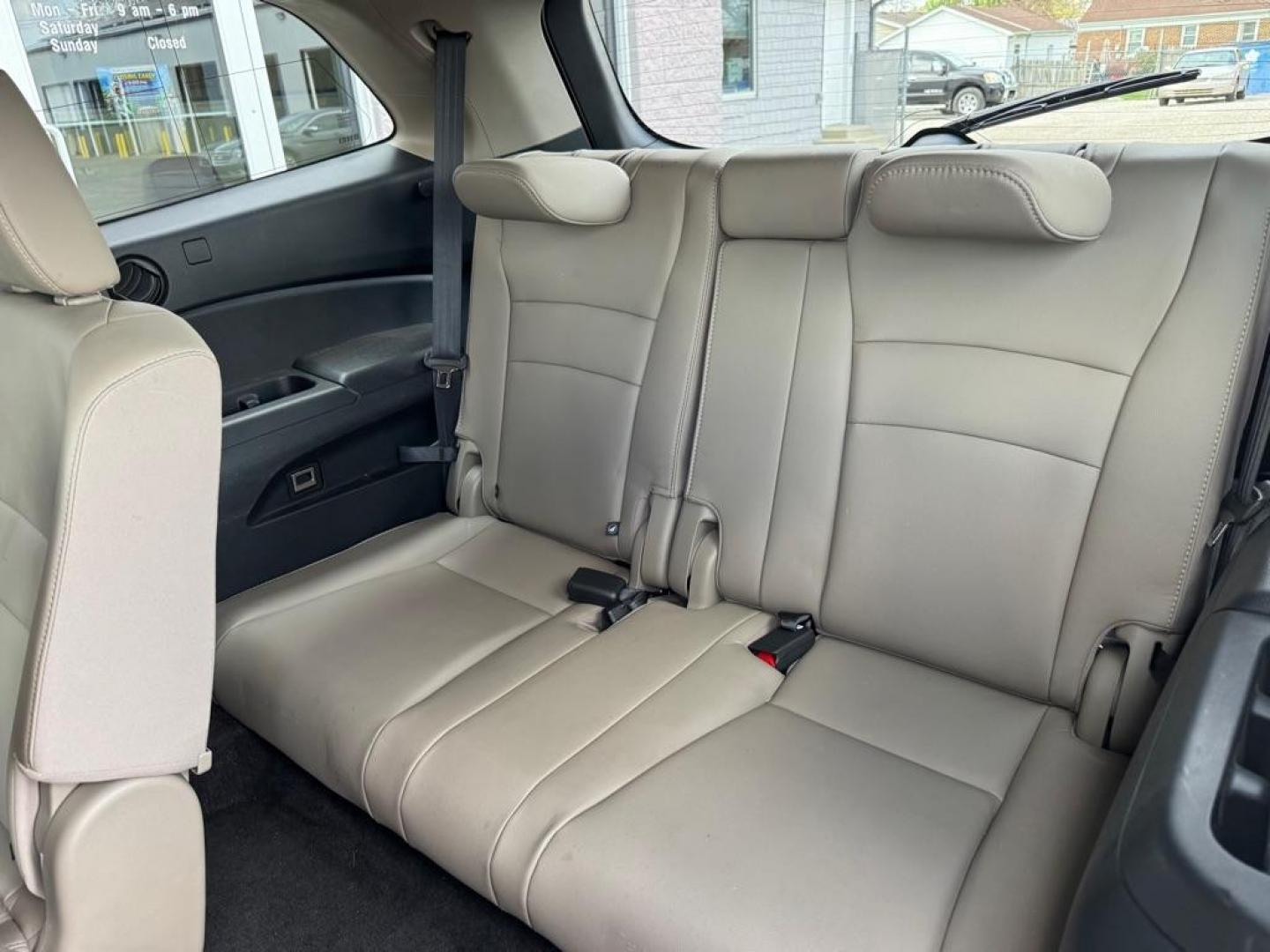 2016 WHITE HONDA PILOT EXL (5FNYF6H52GB) with an 3.5L engine, Automatic transmission, located at 3100 Covert Avenue, Evansville, IN, 47714, (812) 473-4492, 37.955418, -87.512238 - Photo#6