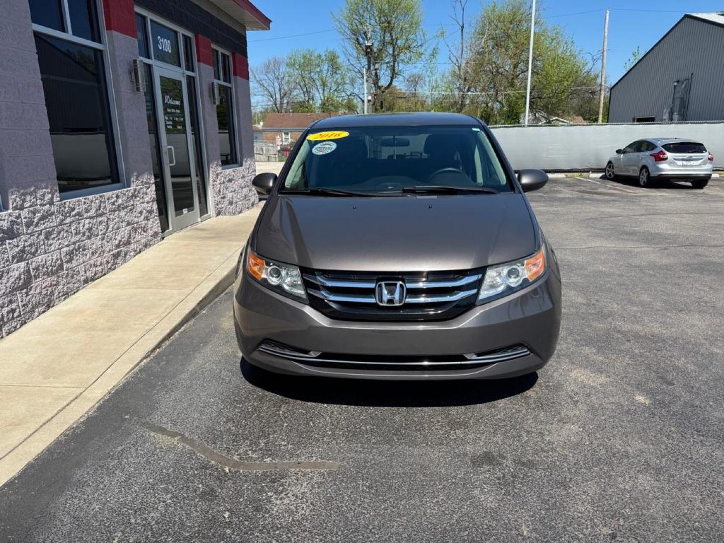 2016 GRAY HONDA ODYSSEY EX (5FNRL5H46GB) with an 3.5L engine, Automatic transmission, located at 3100 Covert Avenue, Evansville, IN, 47714, (812) 473-4492, 37.955418, -87.512238 - Photo#1