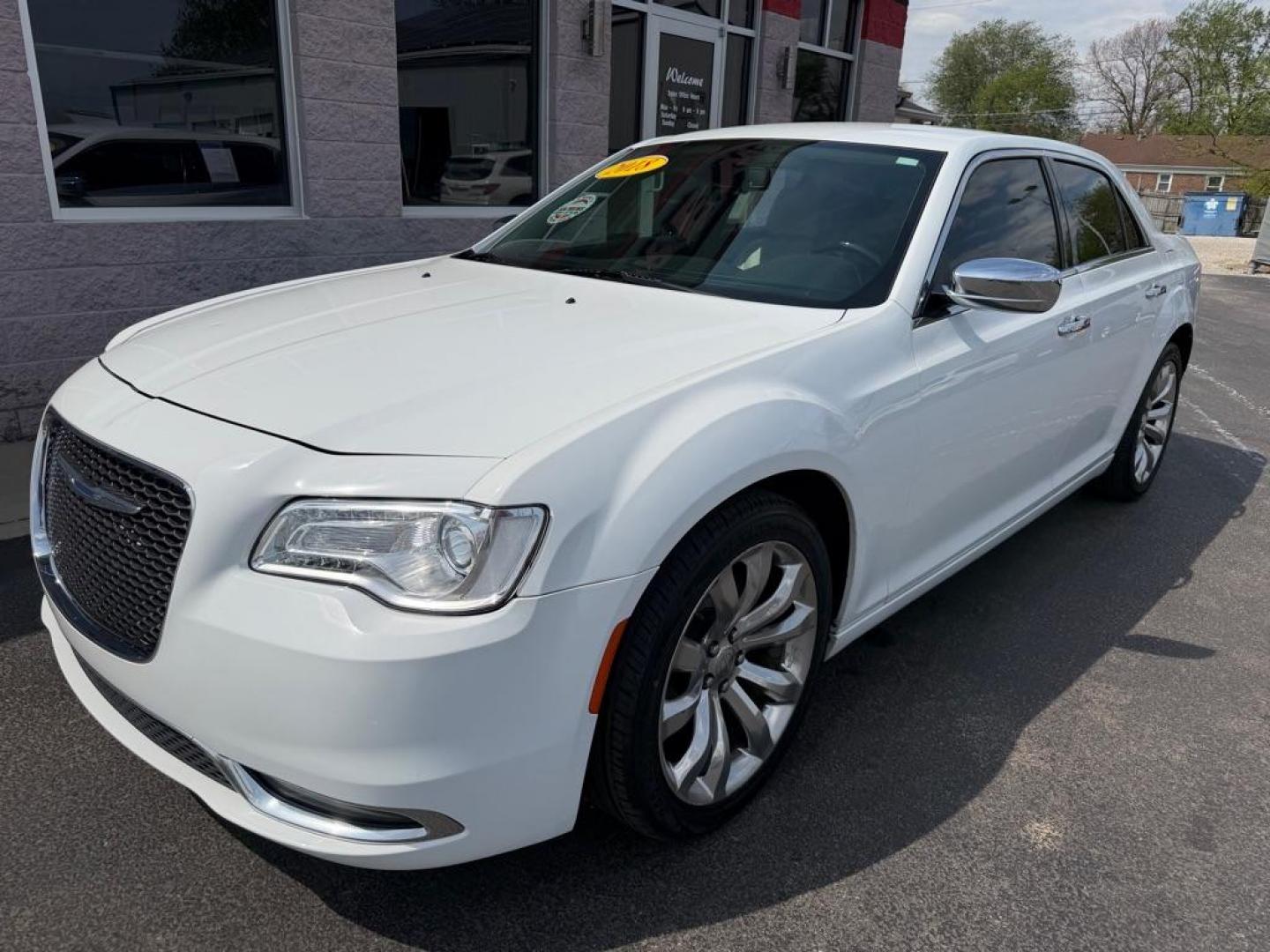 2018 WHITE CHRYSLER 300 LIMITED (2C3CCAEG8JH) with an 3.6L engine, Automatic transmission, located at 3100 Covert Avenue, Evansville, IN, 47714, (812) 473-4492, 37.955418, -87.512238 - Photo#2