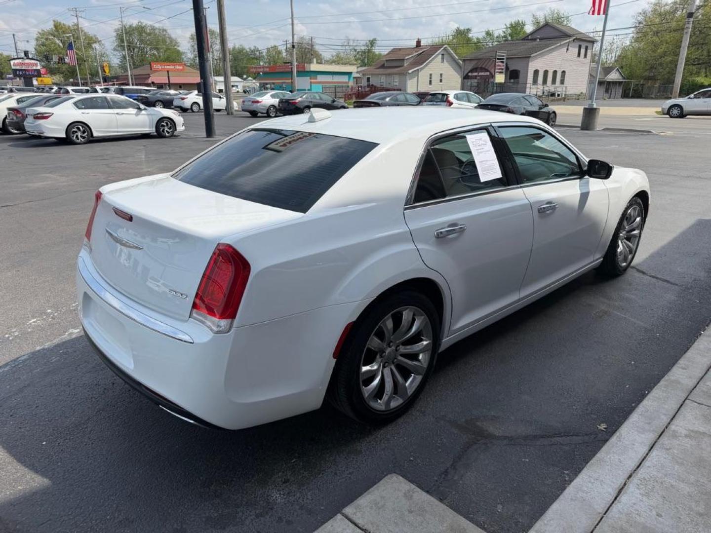 2018 WHITE CHRYSLER 300 LIMITED (2C3CCAEG8JH) with an 3.6L engine, Automatic transmission, located at 3100 Covert Avenue, Evansville, IN, 47714, (812) 473-4492, 37.955418, -87.512238 - Photo#4