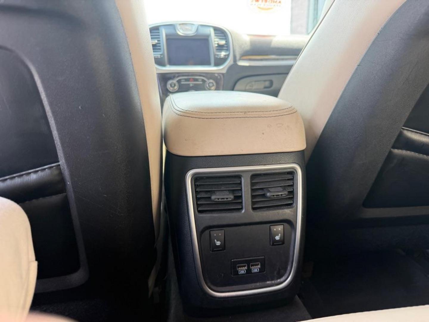 2018 WHITE CHRYSLER 300 LIMITED (2C3CCAEG8JH) with an 3.6L engine, Automatic transmission, located at 3100 Covert Avenue, Evansville, IN, 47714, (812) 473-4492, 37.955418, -87.512238 - Photo#6