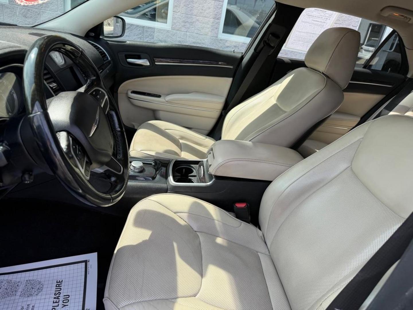 2018 WHITE CHRYSLER 300 LIMITED (2C3CCAEG8JH) with an 3.6L engine, Automatic transmission, located at 3100 Covert Avenue, Evansville, IN, 47714, (812) 473-4492, 37.955418, -87.512238 - Photo#7