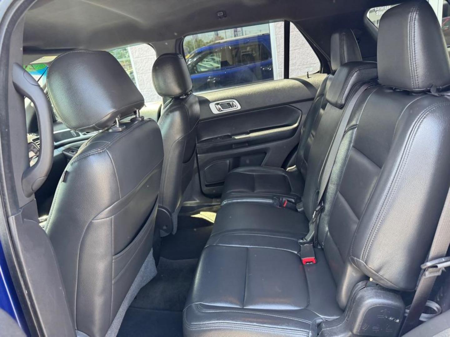 2015 BLUE FORD EXPLORER XLT (1FM5K8D85FG) with an 3.5L engine, Automatic transmission, located at 3100 Covert Avenue, Evansville, IN, 47714, (812) 473-4492, 37.955418, -87.512238 - Photo#5