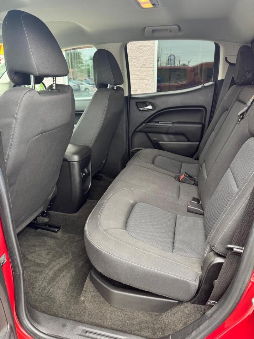 2015 RED CHEVROLET COLORADO LT (1GCGTBE30F1) with an 3.6L engine, Automatic transmission, located at 3100 Covert Avenue, Evansville, IN, 47714, (812) 473-4492, 37.955418, -87.512238 - Photo#5